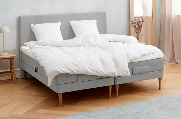 Kølende elevationsseng i lysegrå