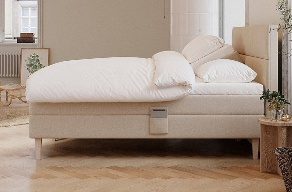 Ragna elevationsseng fra siden